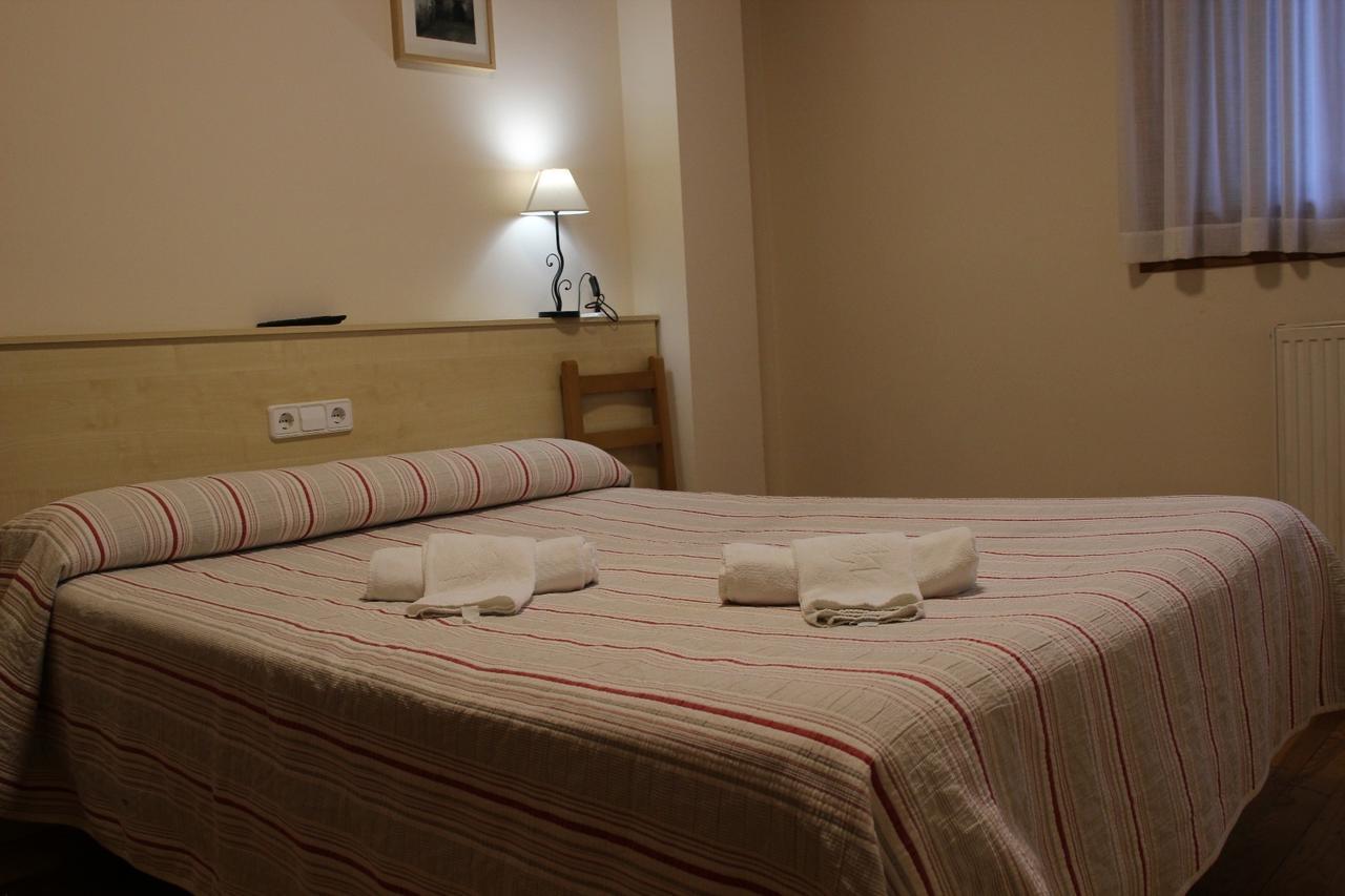 Hostal Ezkaurre Isaba Extérieur photo