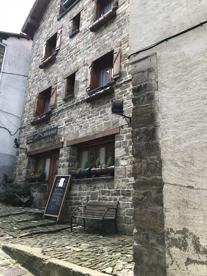 Hostal Ezkaurre Isaba Extérieur photo